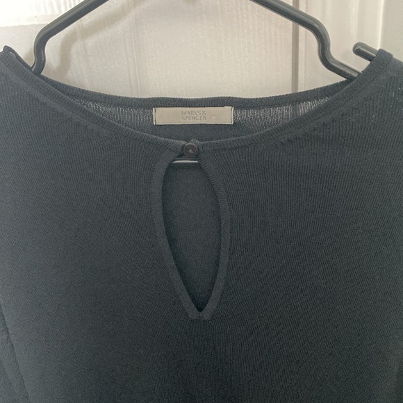 Black top Marks and Spencer size 14 UK - Picture 2 of 5